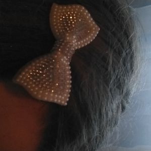 White bow hair clip